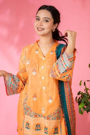 3 Piece - Embroidered Lawn - 8682