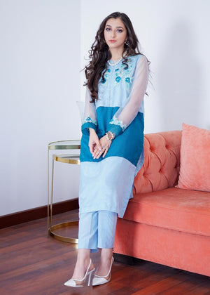 Raheela Saeed - Romana - blue and white - 02