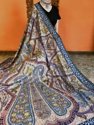 Luxurious Kashmiri Kalamkar Shawl - A Multicolored Piece of Art 2