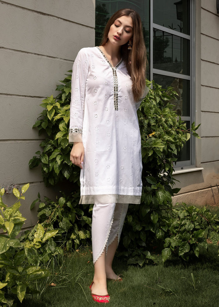 White Chicken Kurta with lace detail and organza edging
