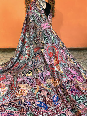 Luxurious Kashmiri Kalamkar Shawl - A Multicolored Piece of Art 5