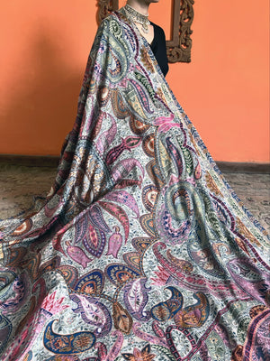 Luxurious Kashmiri Kalamkar Shawl - A Multicolored Piece of Art 4